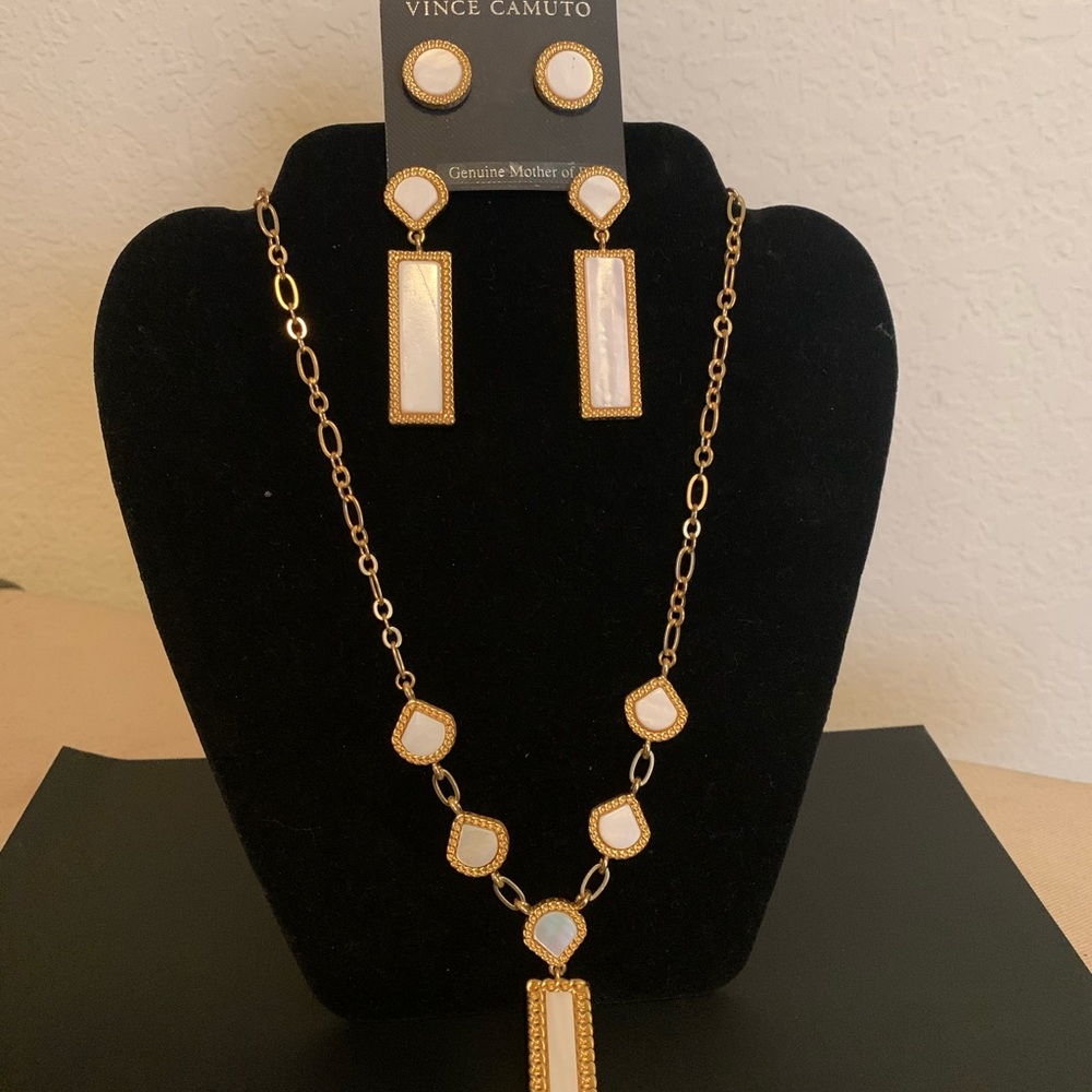 Vince Camuto necklace and earrings